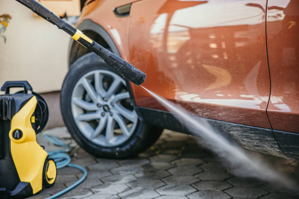 Best Garage Pressure Washing  in Utica, IN